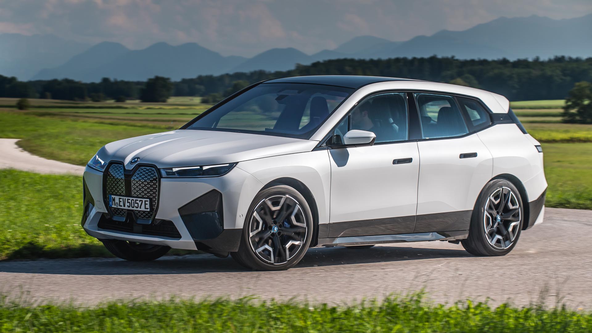 BMW iX Review & Prices 2023 | AutoTrader UK